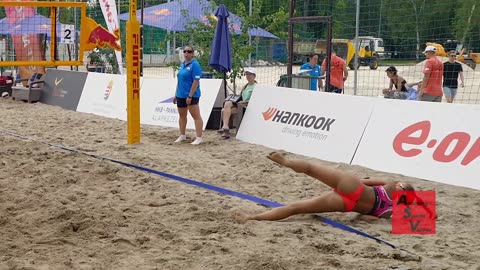 Beach Volleyball Girls Two Crazy Mistakes in Slow Motion