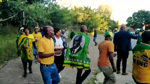 Supporters gather in Bloemfontein ahead of Ace Magashule court appearance