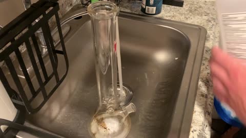 How to Clean a Bong