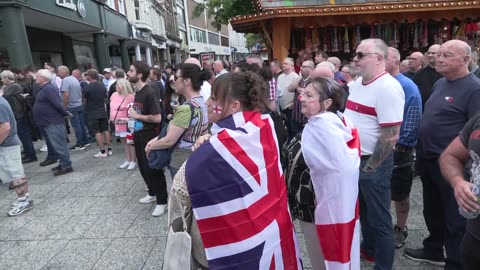 Far-right and anti-racism protesters clash in Nottingham in wake of Southport killings