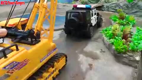 Excavator truck rescues a small pig family and a car