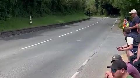 136MPH lap!!!!!!! Peter Hickman Josh Brookes FHO BWM Flyby Isle Of Man TT