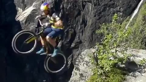 dangerous cycle stunt mountain