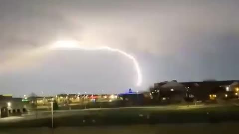 EPIC lightning in Sioux Falls, South Dakota! ⚡️