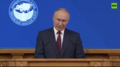 Putin thanks Russian women for their creative energy and hard work