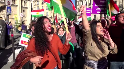 Parisians march in solidarity with Iranian women