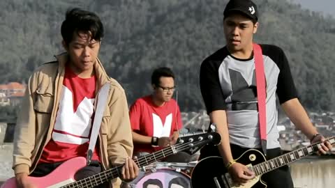 Bayu Skak WTB - Mangan Pecel (Music Video)