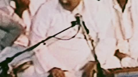 Tujh ko tujh sy chupa rha hun mai qwali by Ustad Nusrat Fateh Ali Khan