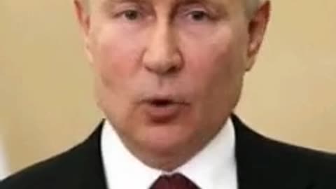 Vladimir Putin sings the Ukrainian national anthem