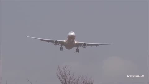 A380 Lands Sideways In Extreme Crosswind