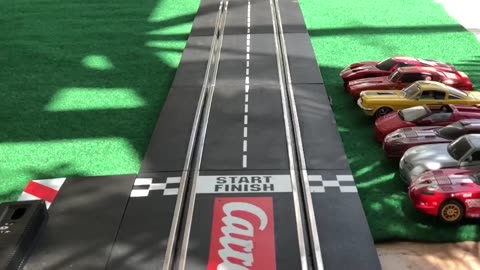 TOY SLOT CAR DRAG RACING