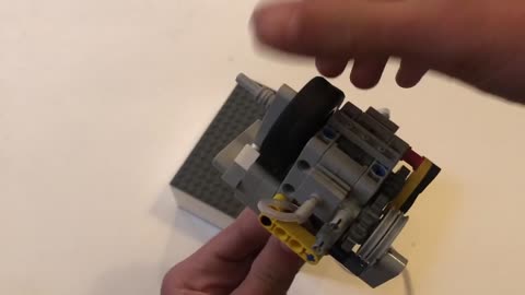 Lego 2 Cylinder Pneumatic Engine (+Free Instructions)