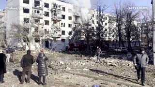 Civilian apartment buildings shelled in Kharkiv