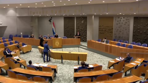 Caroline pakt VVD'er aan! 'Mensen worden helemaal GEK gemaakt!'