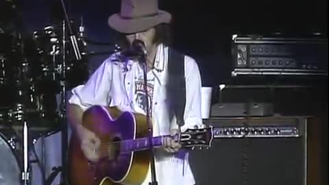 Neil Young - Hey Hey, My My (Live at Farm Aid 1985)