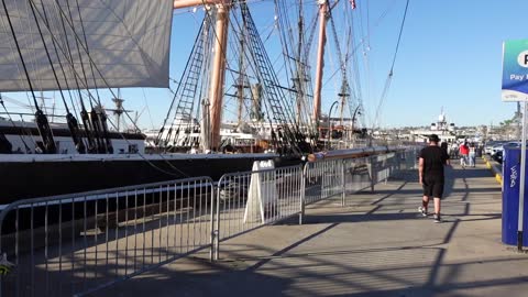 El Embarcadero en San Diego... En Espanol...