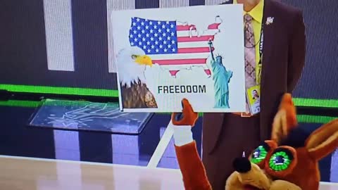 Spurs Mascot just self owned Americans during a Canada vs. U.S. segment