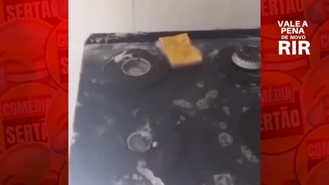 washing the stove