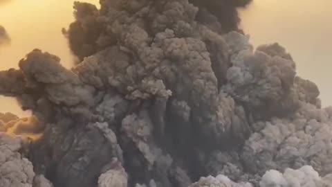 Spectacular eruption of the volcano Stromboli, north of Sicily, this Sunday.