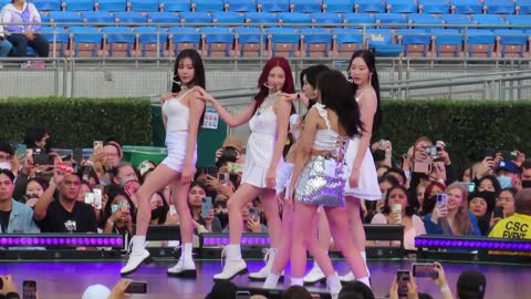 Momoland Momoland Wrap Me in Plastic at Kamp Los Angeles Day 2._1