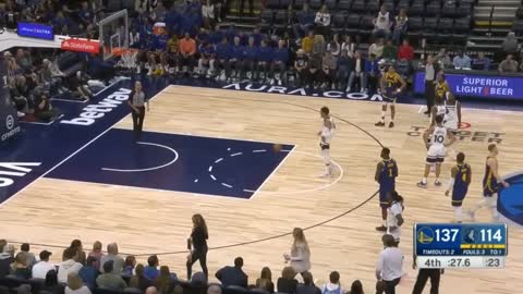 Stephen Curry gets a tech for trolling the ref by cheering off the bench vs Timberwolves 😂