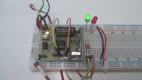 PIC&MIX - Set-Reset (SR) clocked latch (PIC12F1840)