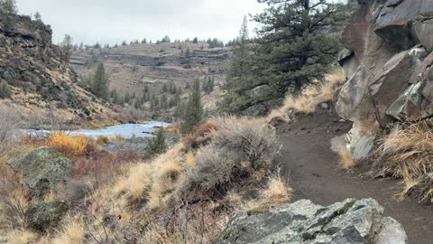 Central Oregon – Steelhead Falls – River Flowing Through High Desert Canyon – 4K