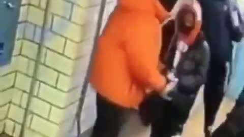 THUG SNATCHES A BAG AND GETS A BULLET FOR HIS EFFORTS