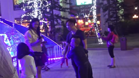 Prank VN - Làm quen với một cô gái bằng lũ trẻ con