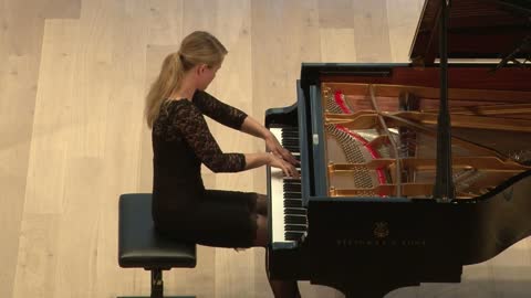 Debussy: La fille aux cheveux de lin, Katharina Treutler I piano