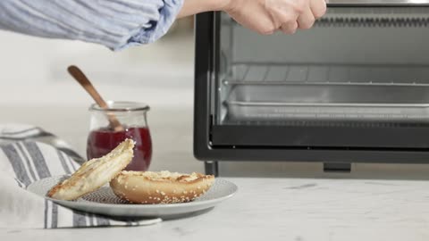 Betty Crocker Compact Toaster Oven, Pizza Oven with Toast & Bake,