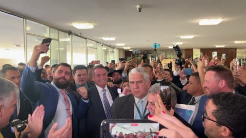 Na Câmara, Bolsonaro se reúne com o embaixador de Israel; assista ao vídeo