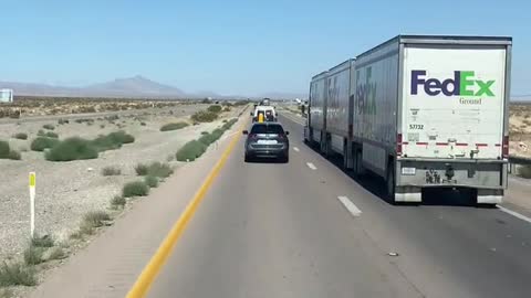 Land train fedex freight pull God Qu Grand challenge the most beautiful scenery on the road