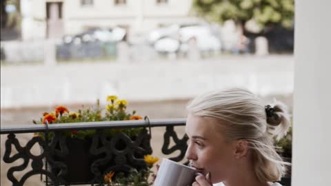 Beautiful Sexy Girl Enjoy Java Burn Javaburn Coffee In The Morning