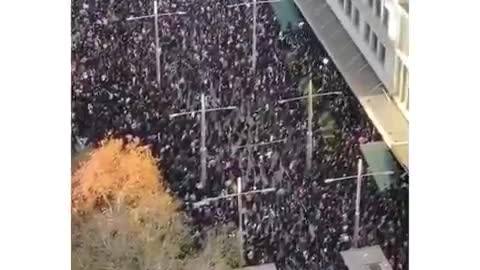 Massive Protest in Sydney, Australia over lockdowns