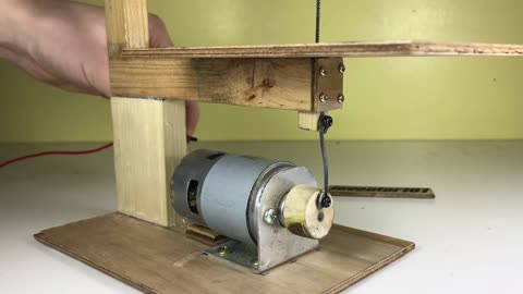 DIY Homemade Scroll Saw