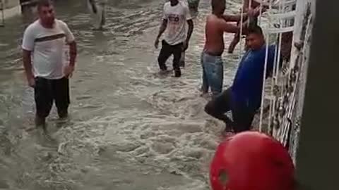 Reportaron inundaciones en el barrio Policarpa