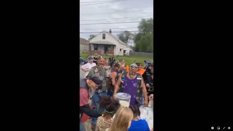 Patriot bikers stop to buy lemonade, and helps young capitalist girls out, god bless USA