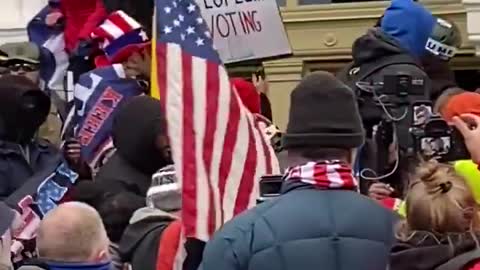 Ttrump supporters Stop ANTIFA from breaking windows