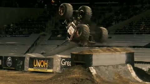 Monster Car Stunt, Shorts