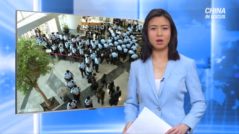 Hong Kong police arrested apple news paper staffs