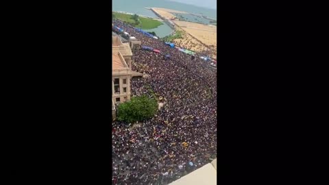 MASSIVE CROWD TAKES OVER PARLIAMENT BUILDING IN SRI LANKA