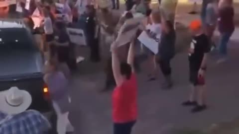 Beto O’Rourke Just got Chased out of Rockdale Texas