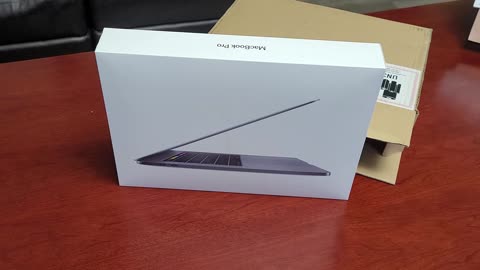 NEW Macbook Pro 16 inch / i9 2.4