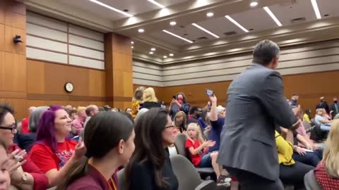 Louisiana: Parents Chant "No More Masks" & Defy "Mandate"