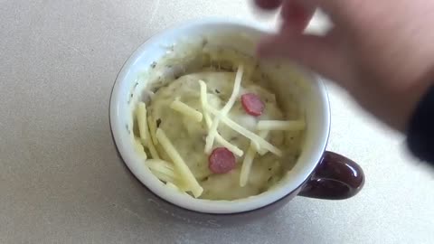 HOW TO MAKE A PIZZA MUG CAKE