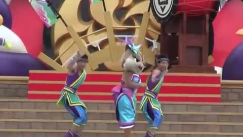 Amazing Cartoon Show Dance On Stage