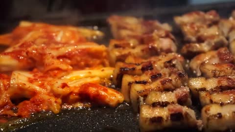 Grilled Meat + Kimchi(Appetizing)