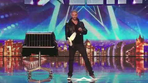 All performance from illusionist Darcy Oake