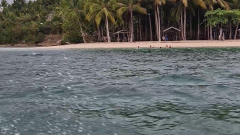 Boat ride to Sirommon Island. Island hopping with Once Islas tour!